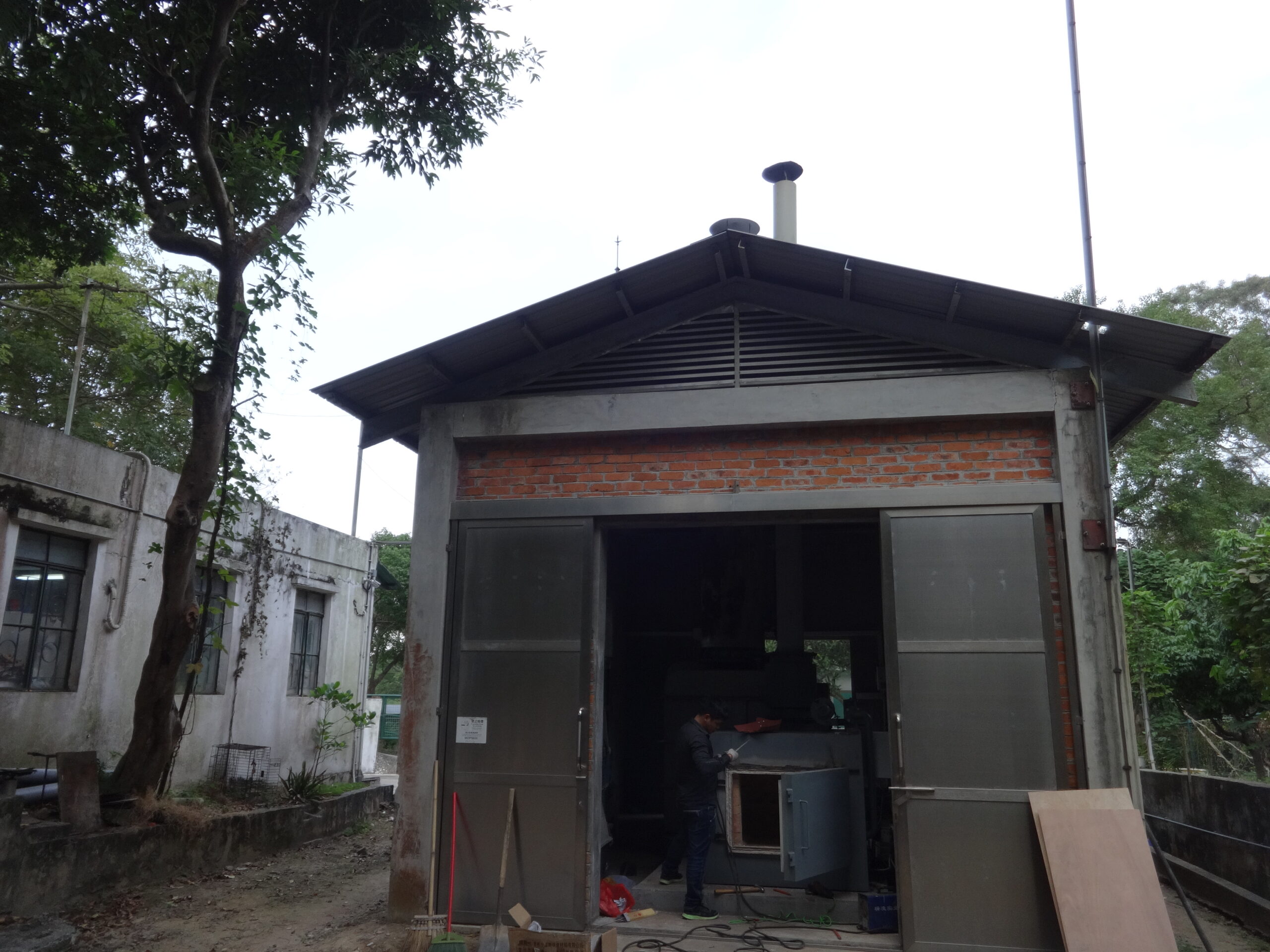 Dallas Pet Clinic Improves Efficiency with Top-Loading Cremation Technology